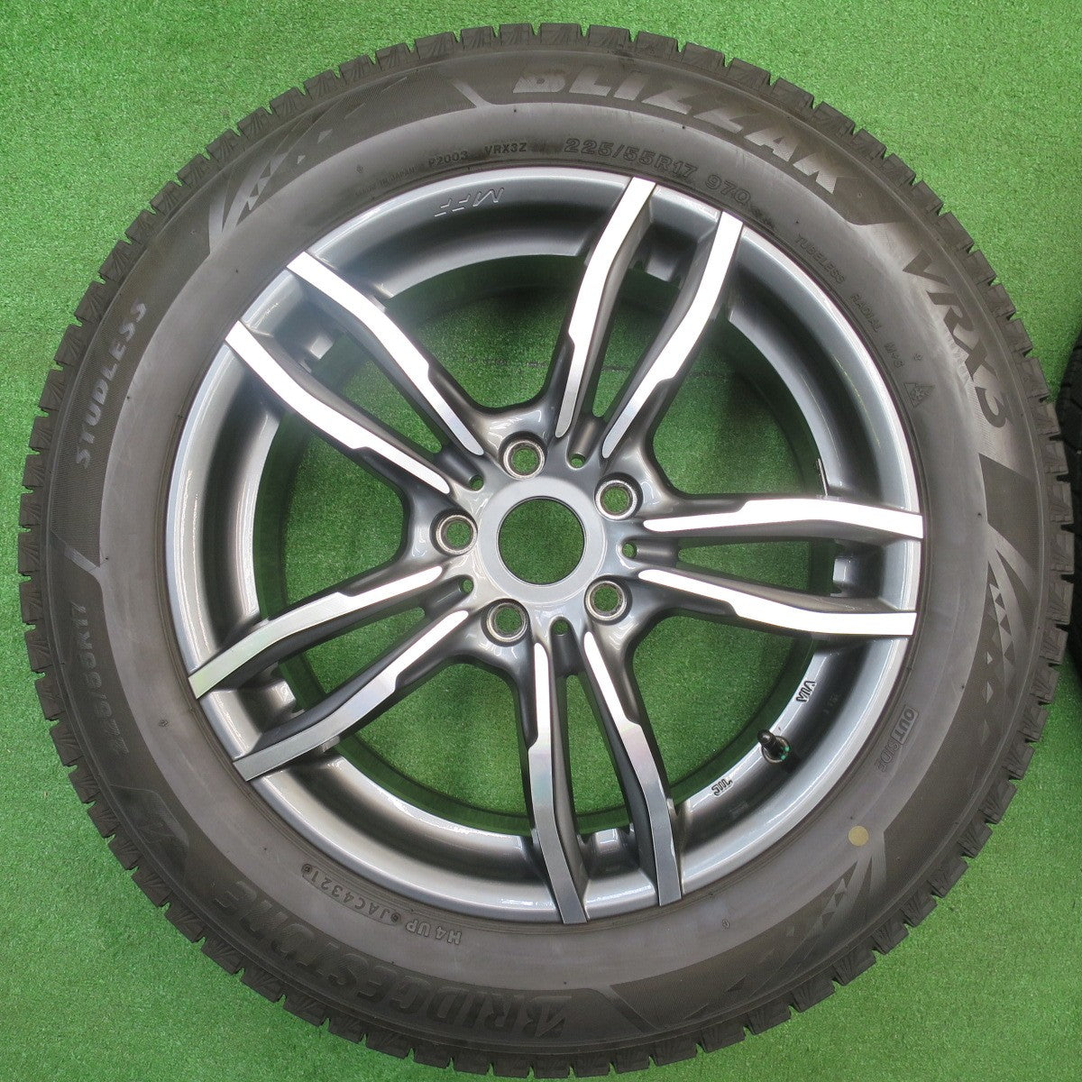 バリ溝！21年！キレイ！9.5分★BMW 等 MAK LUFT FF 225/55R17 スタッドレス ブリヂストン ブリザック VRX3 MFF ルフトFF 17インチ PCD112/5H★5111311NJス