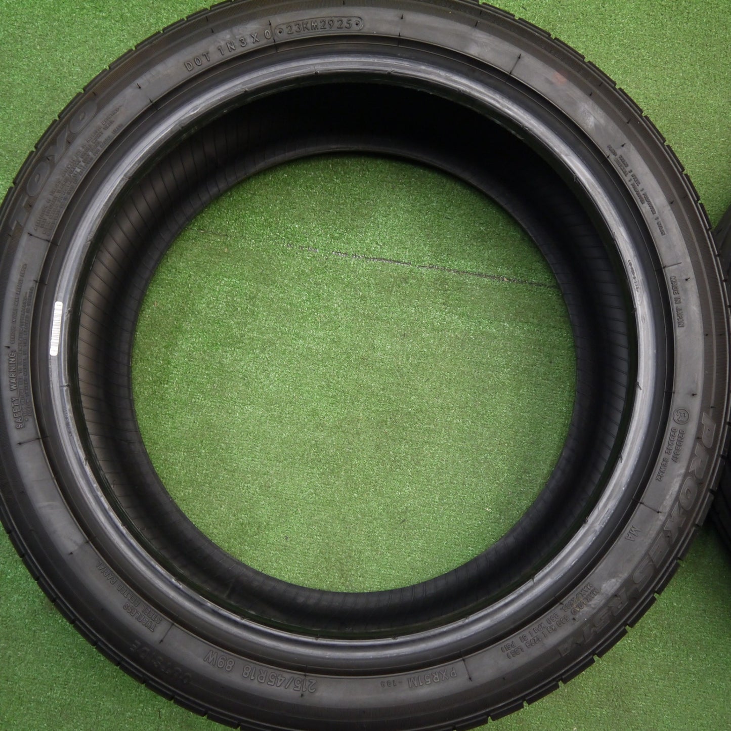 新車外し！25年★215/45R18 トーヨー プロクセス R51A タイヤ 18インチ マツダ3 SAI エクシーガ アクセラ スポーツ 等★5120308Hノタ