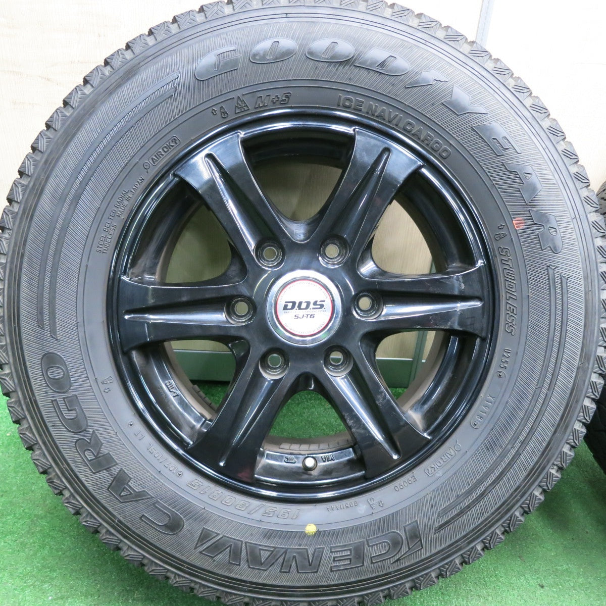 *送料無料* バリ溝！9分★ハイエース 等 195/80R15 スタッドレス グッドイヤー アイスナビ カーゴ D.O.S. SJ-T6 DOS PCD139.7/6H★4042009HAス