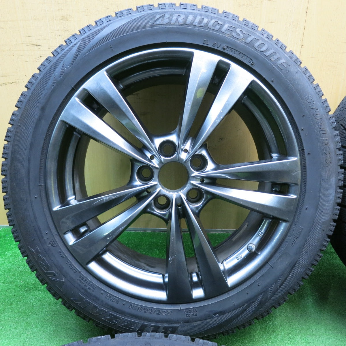 バリ溝！9分★レアマイスター LFラウンジ 235/50R18 スタッドレス ブリヂストン ブリザック VRX Lehrmeister L-F LOUNGE PCD114.3/5H★5051703TNス