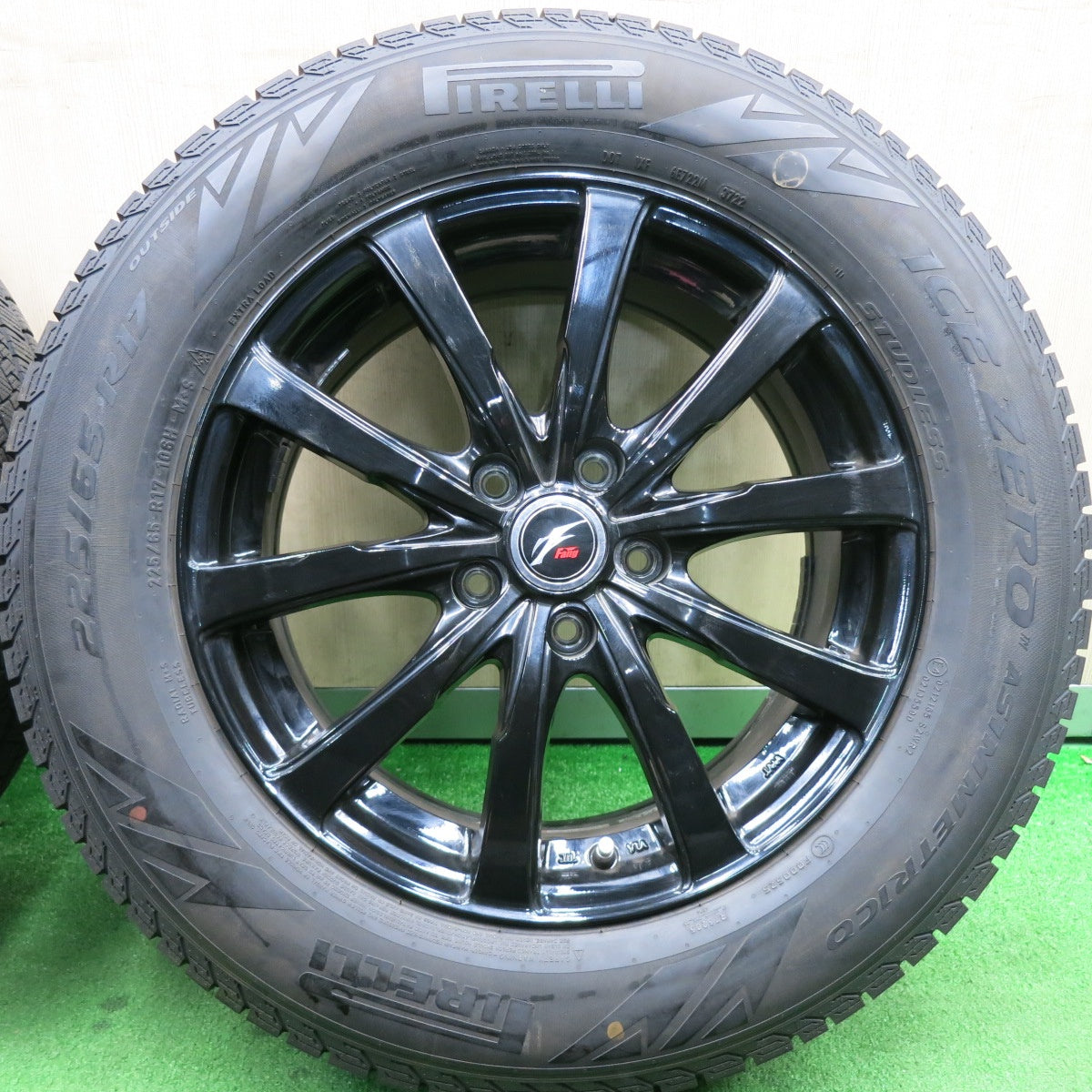 [送料無料] バリ溝！22年！9.5分以上★スタッドレス 225/65R17 ピレリ アイスゼロ アシンメトリコ Fang ファング 17インチ PCD114.3/5H★5011201HAス