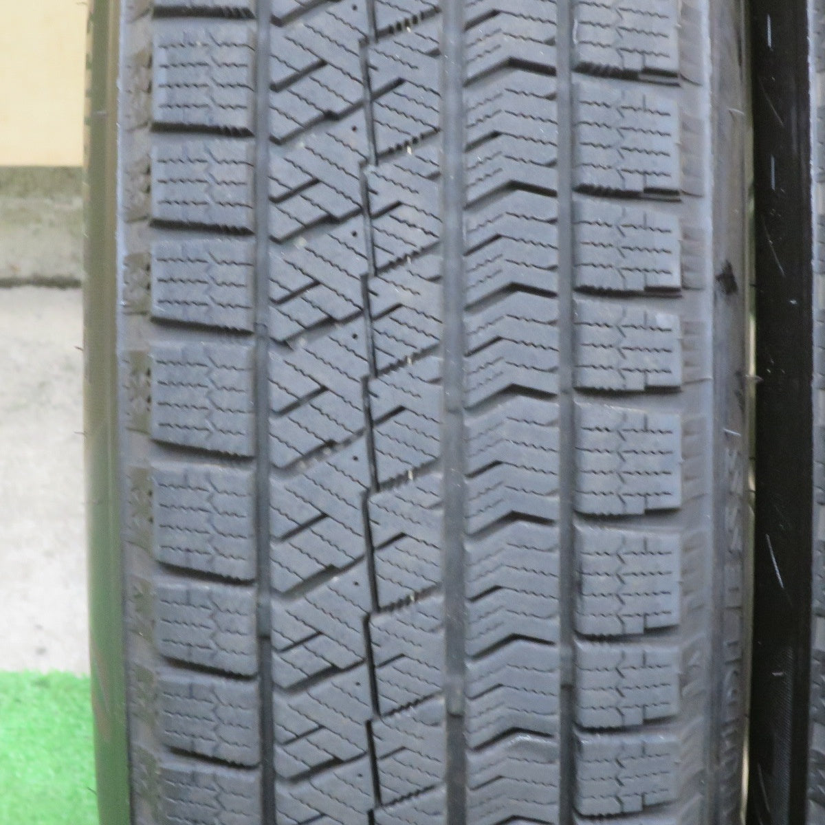 バリ溝！24年！ほぼ10分★スタッドレス 165/70R14 ブリヂストン ブリザック VRX2 ravrion ラブリオン 14インチ PCD100/4H★6021904TTス