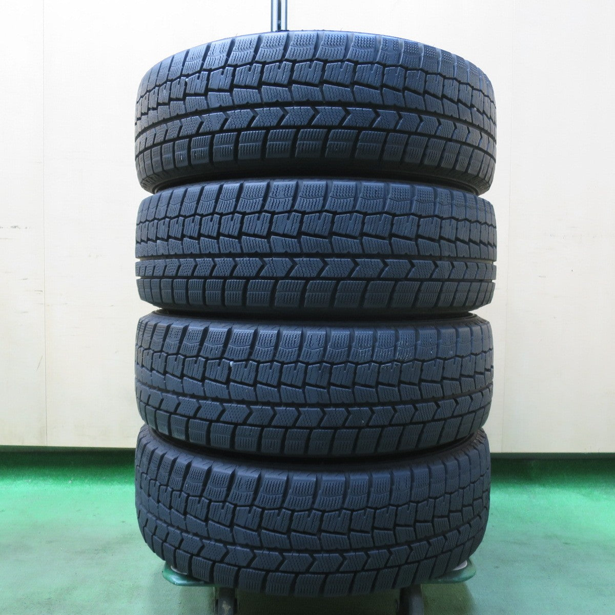 バリ溝！キレイ！9分★スタッドレス 185/60R15 ダンロップ ウインターマックス WM02 WAREN ヴァーレン 15インチ PCD100/4H★5112707イス