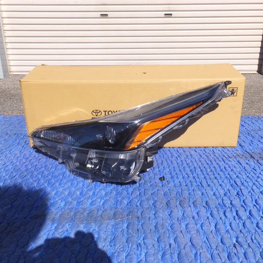 [送料無料] 岐阜発★トヨタ TOYOTA 純正 プリウス 50系 後期 ZVW50 ZVW51 ZVW55 ヘッドライト KOITO 47-104 左★