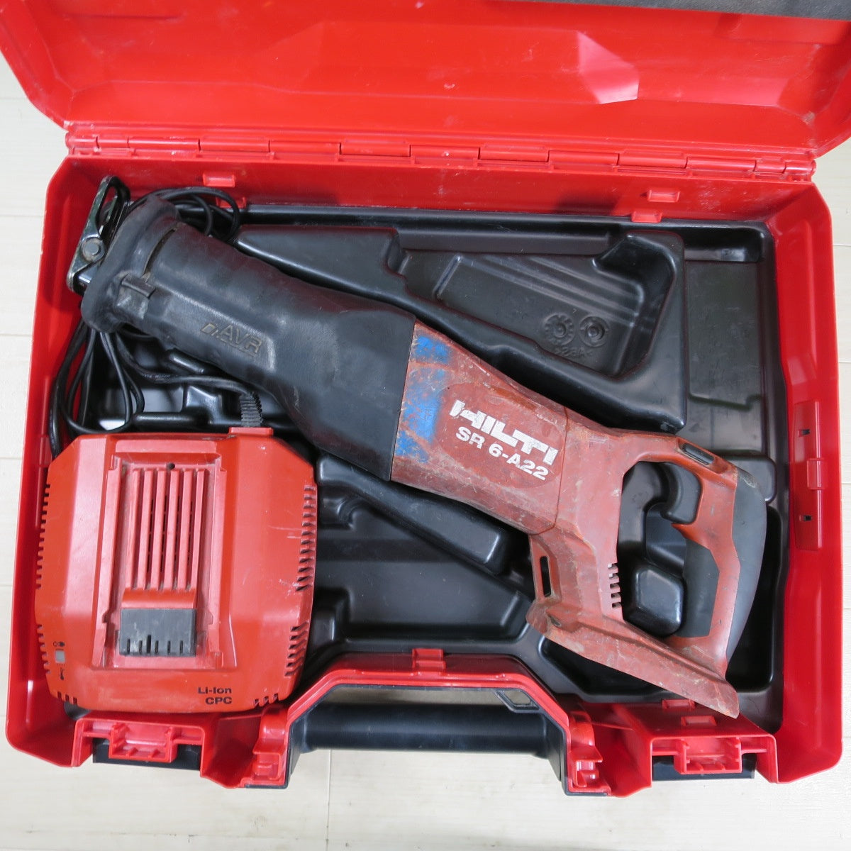 [送料無料] ☆HILTI ヒルティ 充電式 レシプロソー SR 6-A22 電動 工具 切断機 セーバーソー セーバソー☆