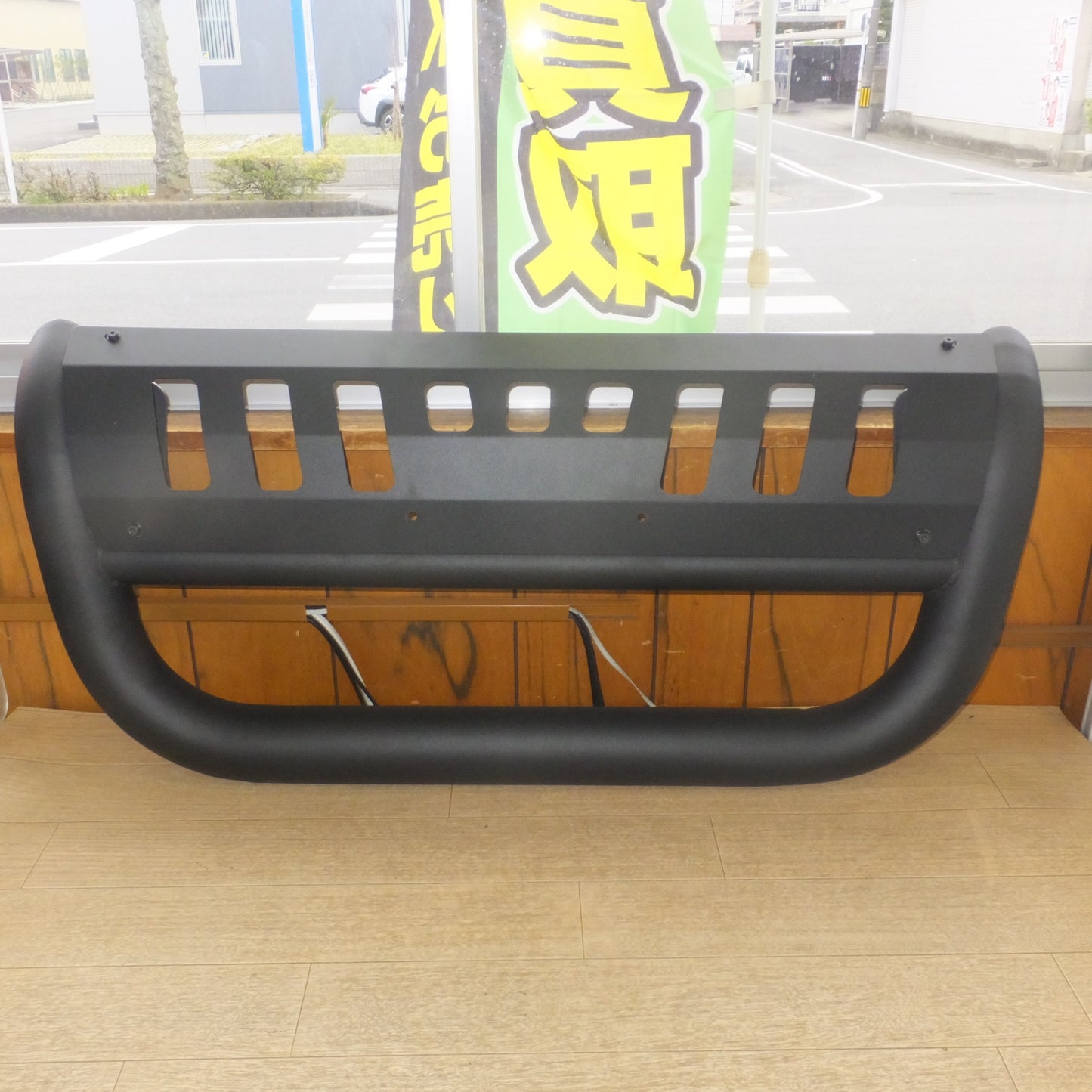 [送料無料] 岐阜発 未使用★200系 ハイエース 1/2/3/4型 U字型バンパー ブラック　メーカー 形式 不明　社外 グリルガード★