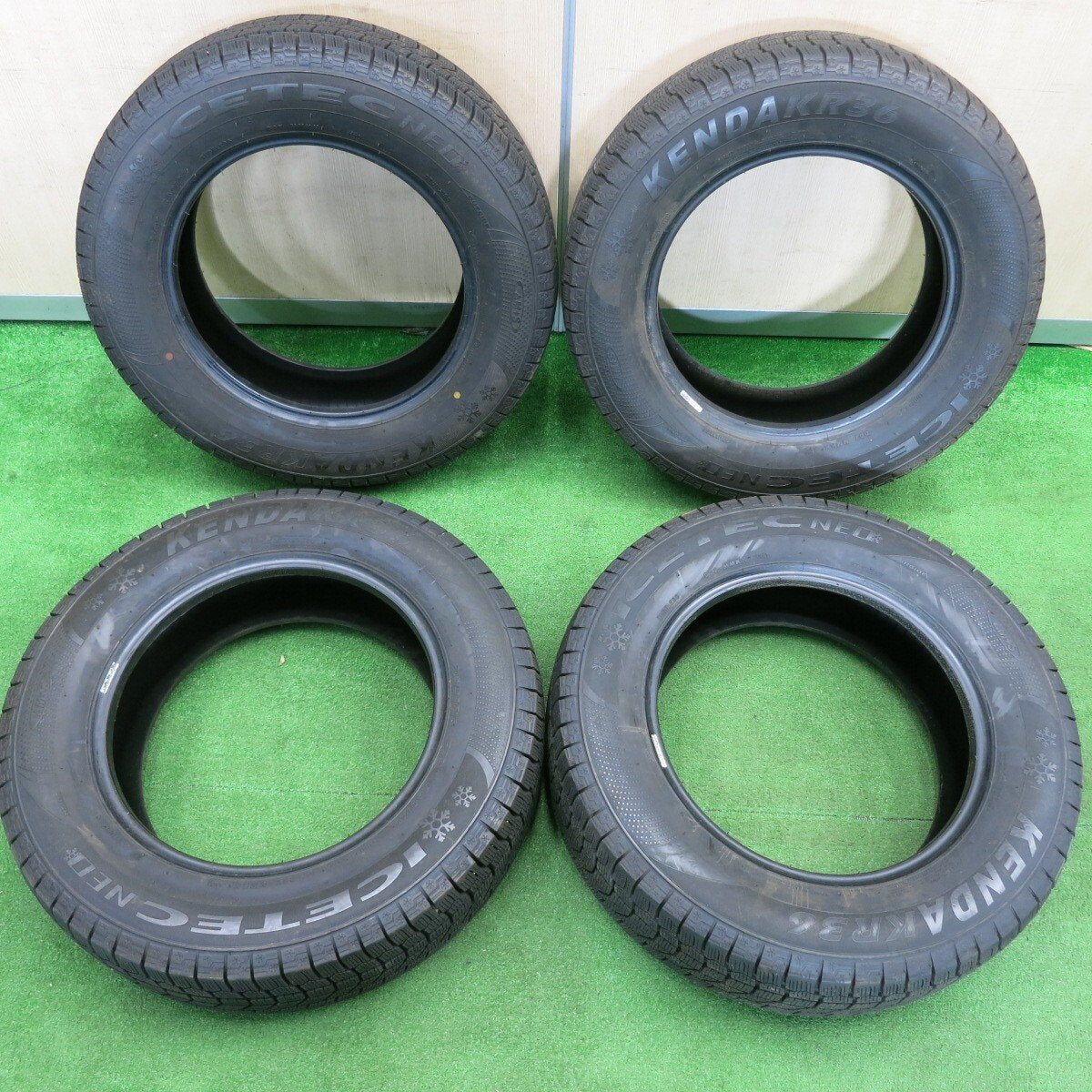 バリ溝！21年！9分★スタッドレス 215/65R16 ケンダ KR36 アイステック ネオ タイヤ 16インチ アルファード ヴェルファイア 等★4121804TNスタ