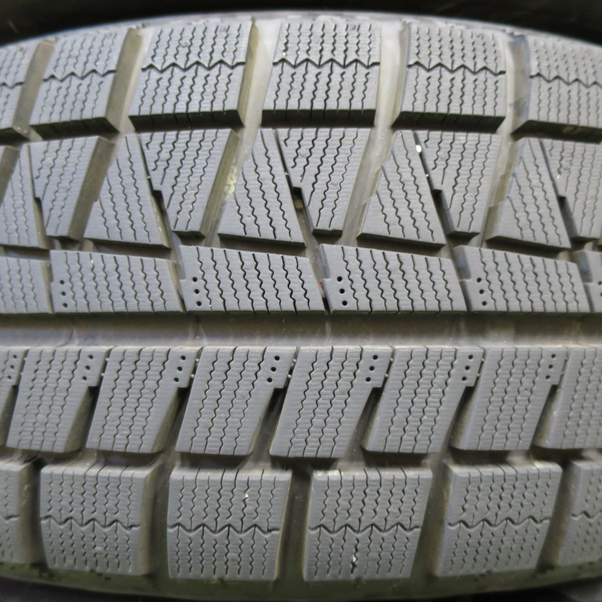 *送料無料* バリ溝！21年！キレイ！9.5分以上★スタッドレス 215/60R16 ブリヂストン アイスパートナー2 BALMINUM バルミナ 16インチ PCD114.3/5H★4061102イス