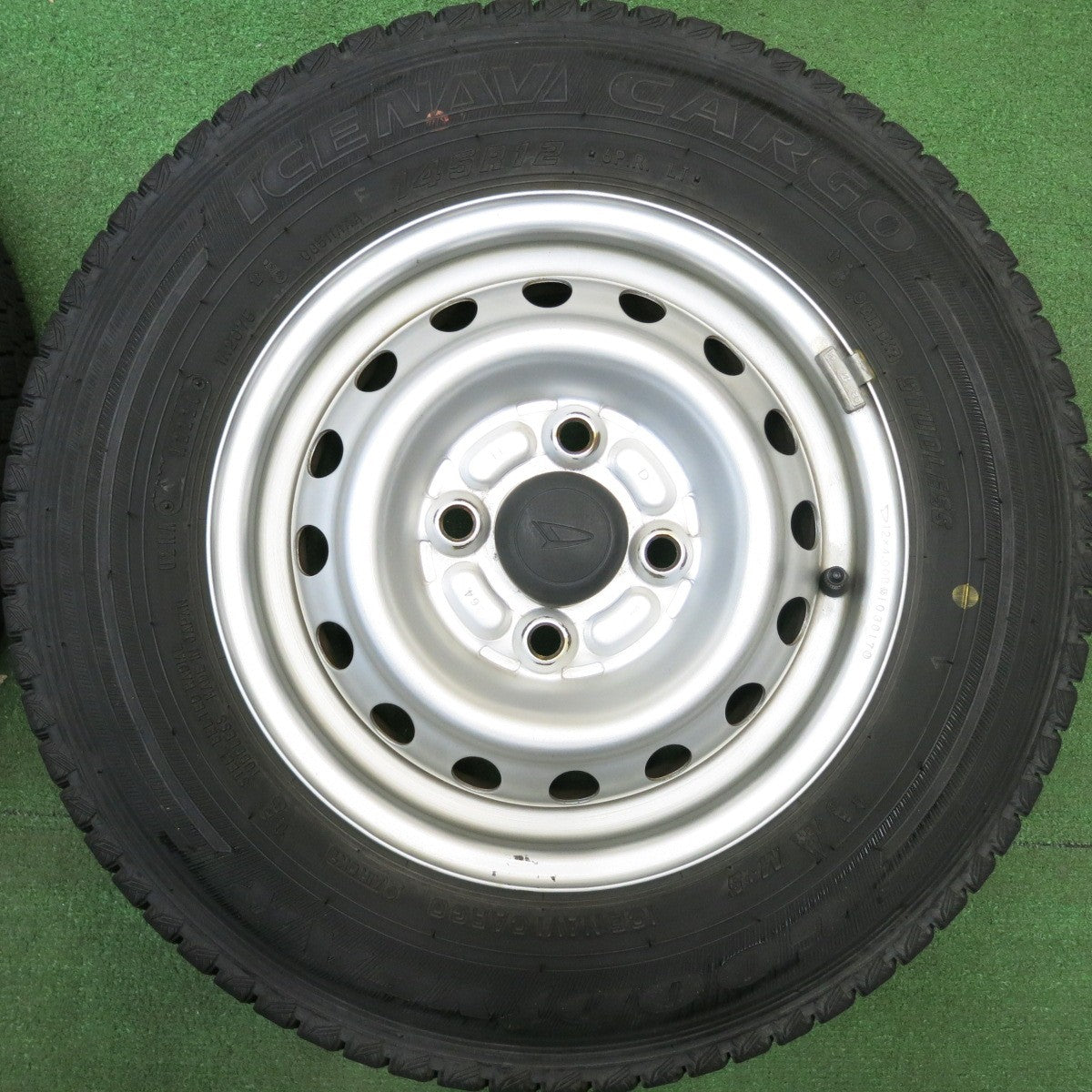 バリ溝！キレイ！9分★ダイハツ ハイゼット 純正 スチール 145R12 6PR スタッドレス グッドイヤー アイスナビ CARGO カーゴ 12インチ PCD100/4H★6011110HAス