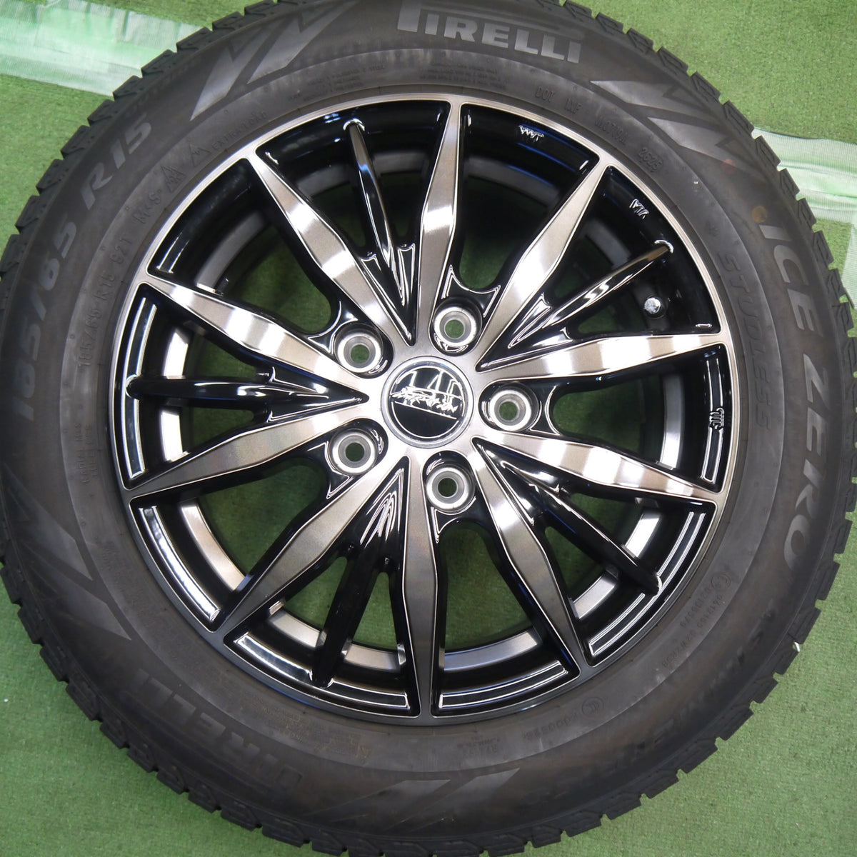 バリ溝！25年！キレイ！9.5分◎スタッドレス 185/65R15 ピレリ アイスゼロ アシンメトリコ F-Direction WF10 F- ディレクション 15インチ PCD114.3/5H◎6093004Hス