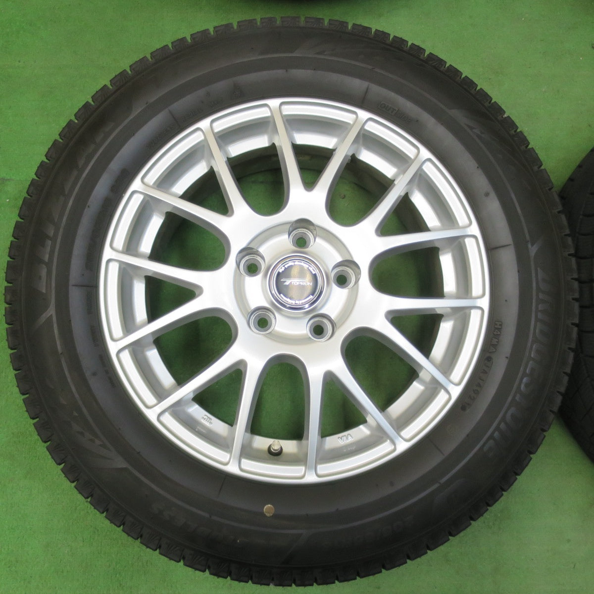 [送料無料] バリ溝！21年！キレイ！ほぼ10分★スタッドレス 205/65R16 ブリヂストン ブリザック VRX3 TOPRUN トップラン 16インチ PCD114.3/5H★5011110イス