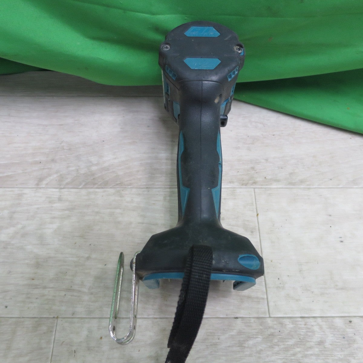 [送料無料] ☆makita マキタ 充電式 インパクトドライバ TD170D 電動工具 DIY 日曜大工 本体のみ☆