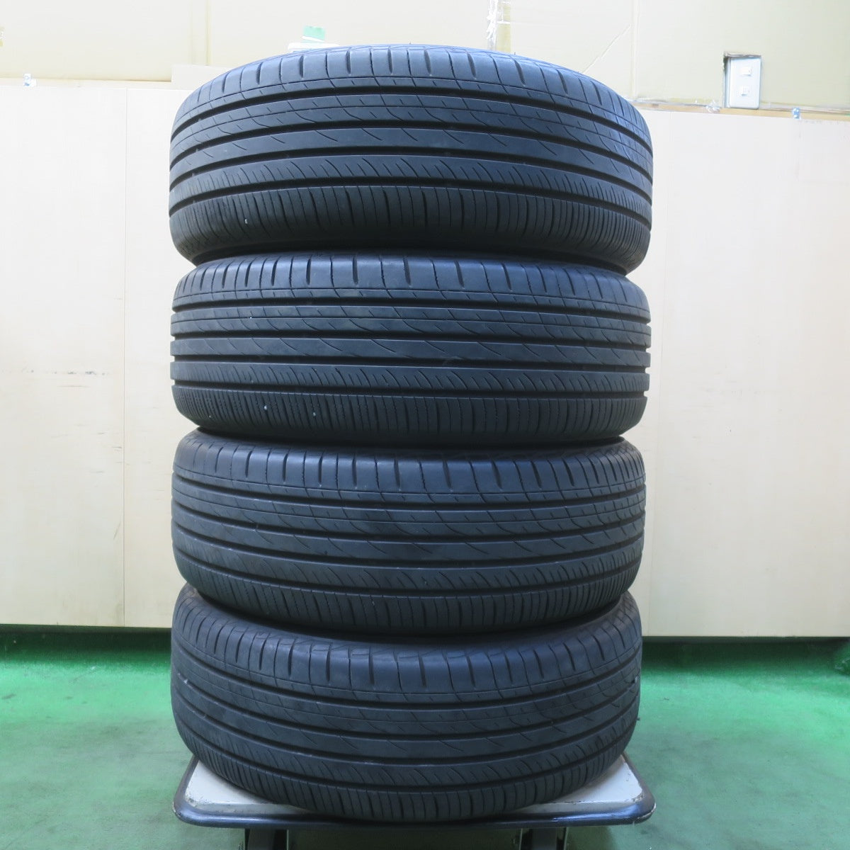 バリ溝！24年！9.5分★215/60R17 トーヨー プロクセス CL1 SUV タイヤ 17インチ レクサス UX アルファード ヴェルファイア エスティマ C-HR 等★5122606イノタ