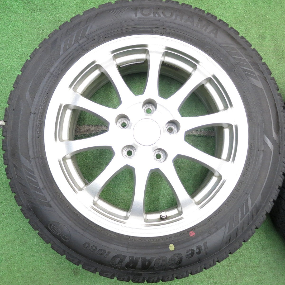 バリ溝！9.5分★スタッドレス 205/60R16 ヨコハマ アイスガード iG60 Stranger ストレンジャー 16インチ PCD114.3/5H★5060606AKス