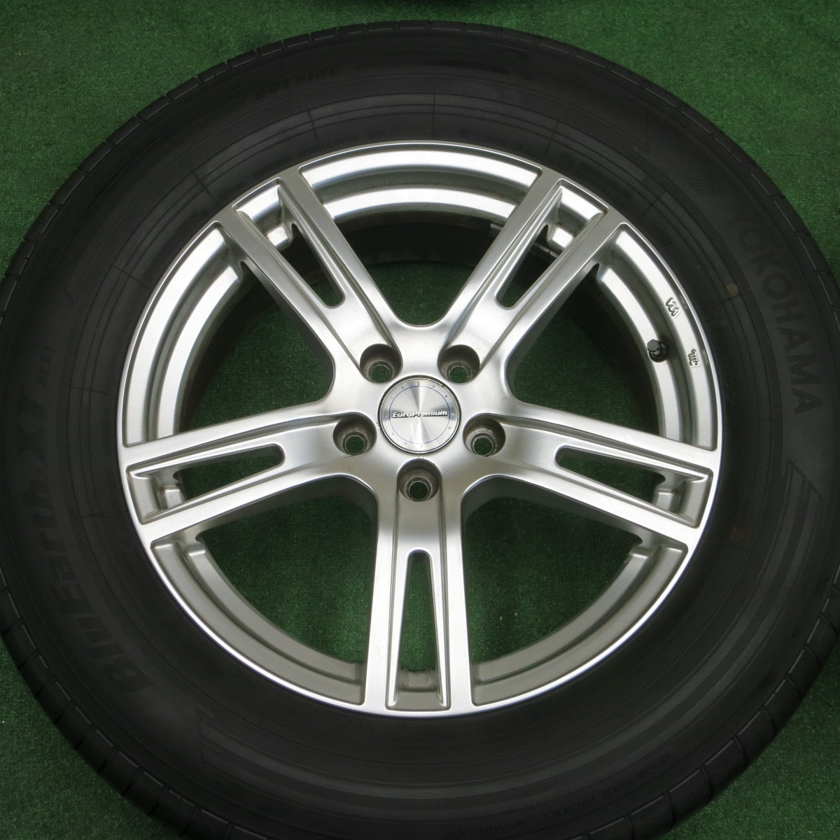 バリ溝！25年！9.5分★ボルボ 等 EuroPremium GENT 235/65R17 ヨコハマ BluEarth-XT AE61 ユーロプレミアム ゲント 17インチ PCD108/5H★6020103NKノ
