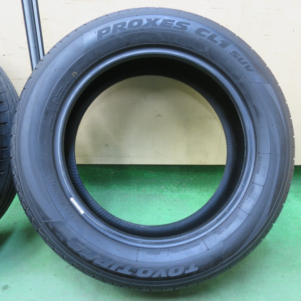 バリ溝！24年！9.5分★215/60R17 トーヨー プロクセス CL1 SUV タイヤ 17インチ レクサス UX アルファード ヴェルファイア エスティマ C-HR 等★5122606イノタ