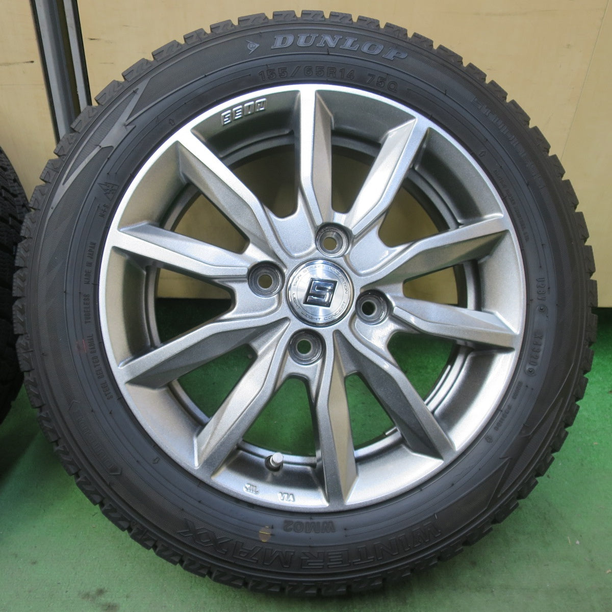バリ溝！キレイ！9.5分◎スタッドレス 155/65R14 ダンロップ ウインターマックス WM02 SEIN ザイン 14インチ PCD100/4H◎6081201イス