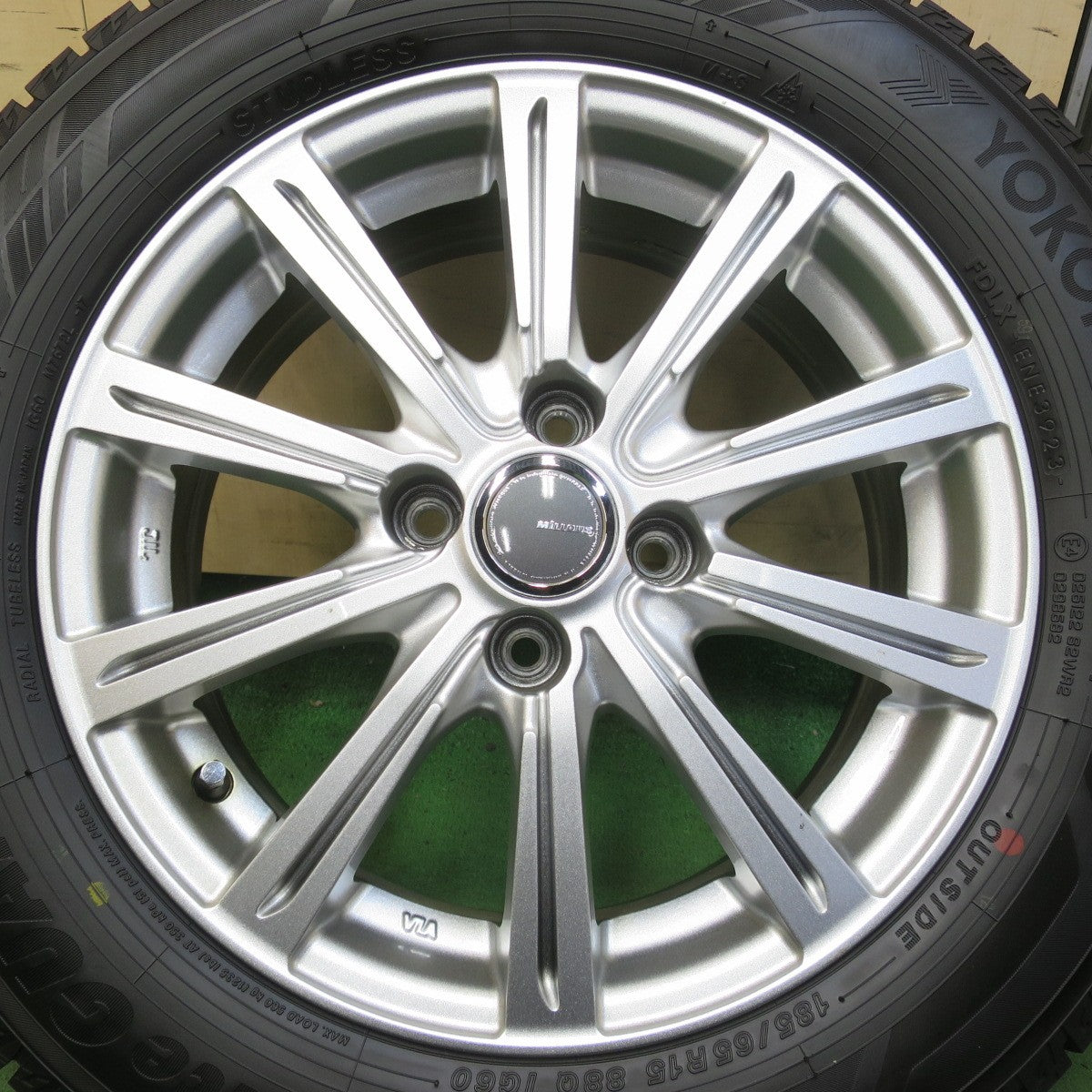 ほぼ未使用！23年★スタッドレス 185/65R15 ヨコハマ アイスガード iG60 MiLLOUS PS ミルアス 15インチ PCD100/4H★6042505イス