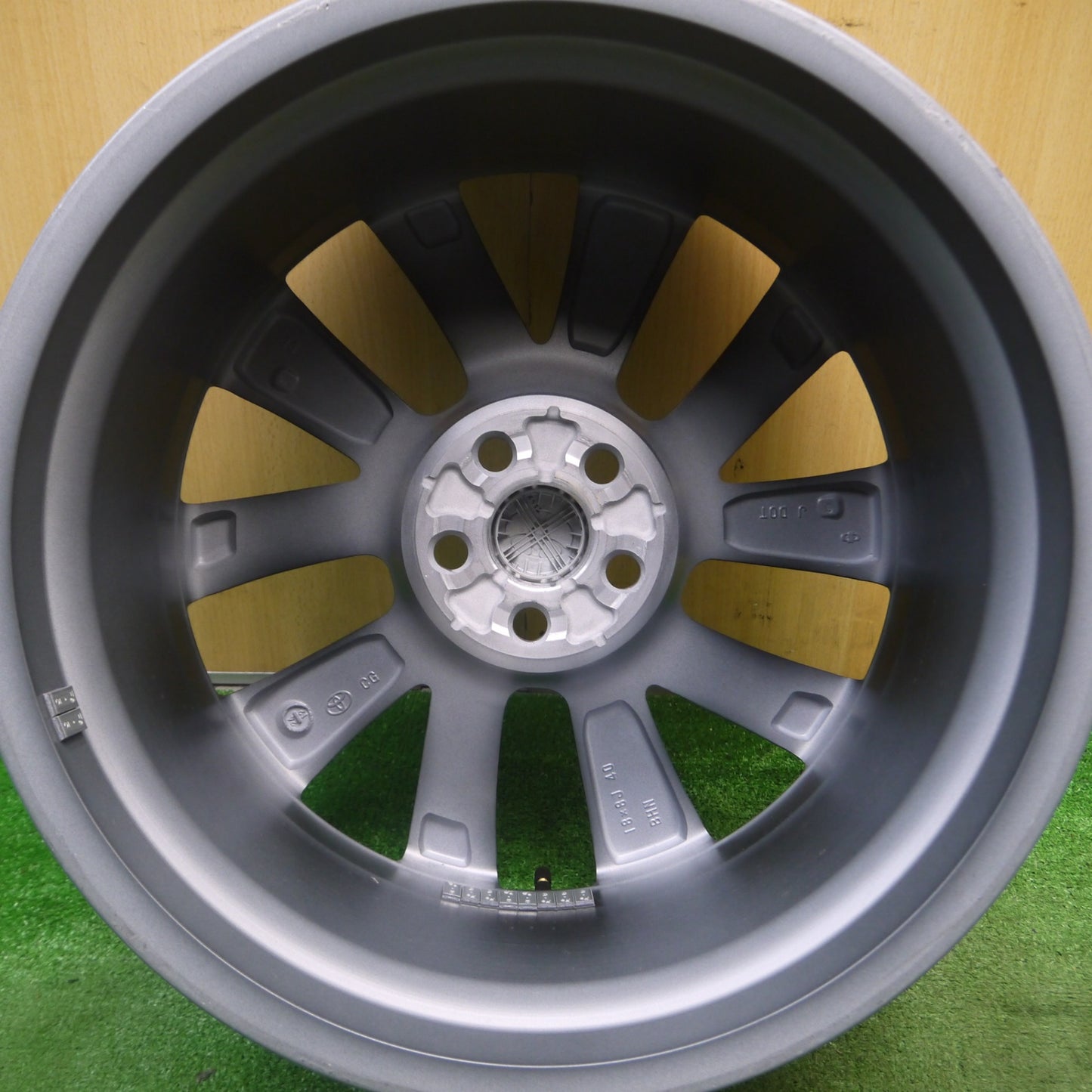 [送料無料] 新車外し！1本★トヨタ カローラ スポーツ GZ 純正 ホイール 18インチ 18×8J PCD100/5H★5022104Hホ