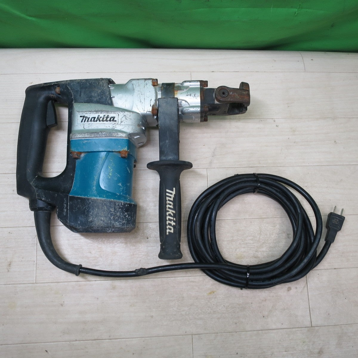 [送料無料] ☆マキタ 35mm ハンマドリル HR3530 電動 工具 ハンマードリル コード式 makita 100V 穴あけ はつり ハツリ☆