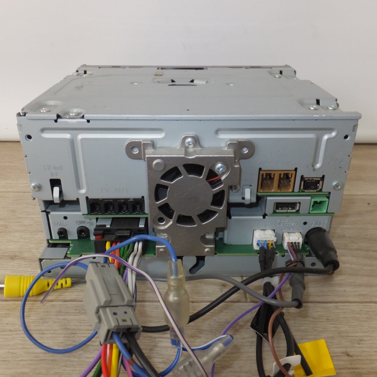 [送料無料] ★カロッツェリア carrozzeria AV一体型メモリーナビゲーション AVIC-RZ720 パイオニア Pioneer[42]★