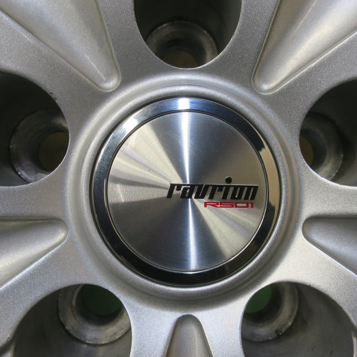 バリ溝！キレイ！8.5分◎スタッドレス 225/60R17 グッドイヤー アイスナビ7 ravrion RS01 ラブリオン 17インチ PCD114.3/5H◎6072603イス
