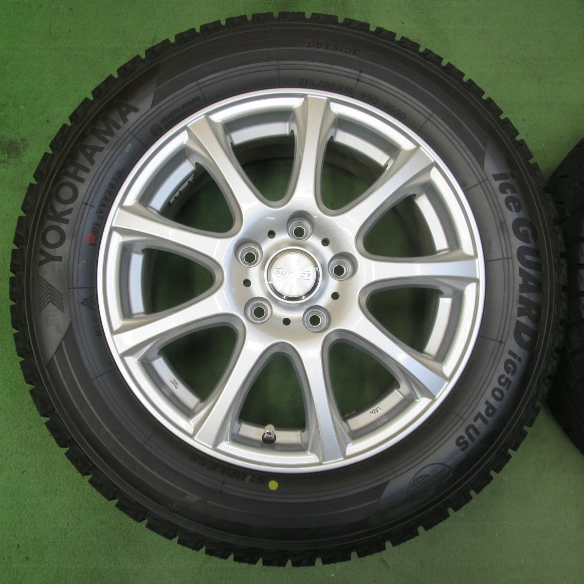 バリ溝！キレイ！9.5分以上★スタッドレス 215/60R16 ヨコハマ アイスガード iG50 プラス DUFACT デュファクト 16インチ PCD114.3/5H★5100708イス