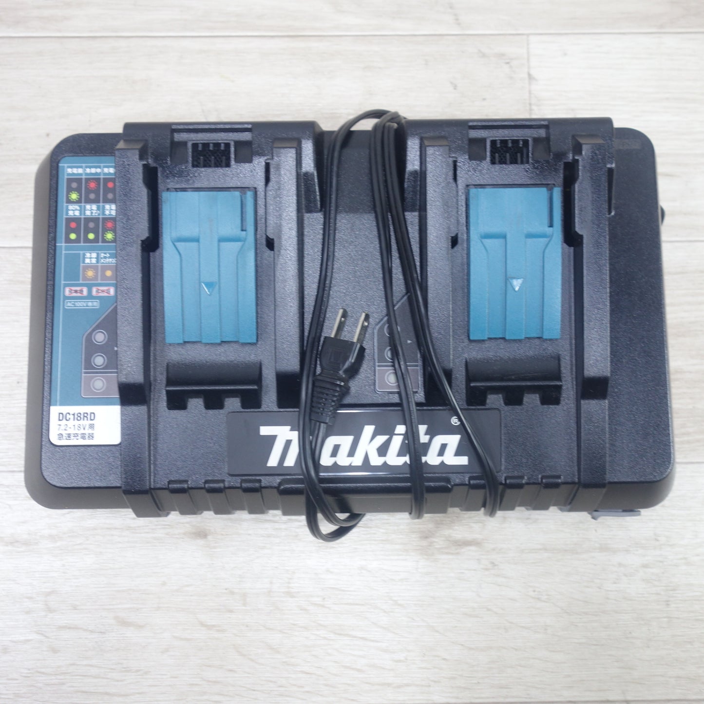 [送料無料] バッテリー2個付◆マキタ ロボット クリーナー RC200D ロボット 掃除機 リモコン バッテリー BL1860B 充電器 DC18RD makita◆