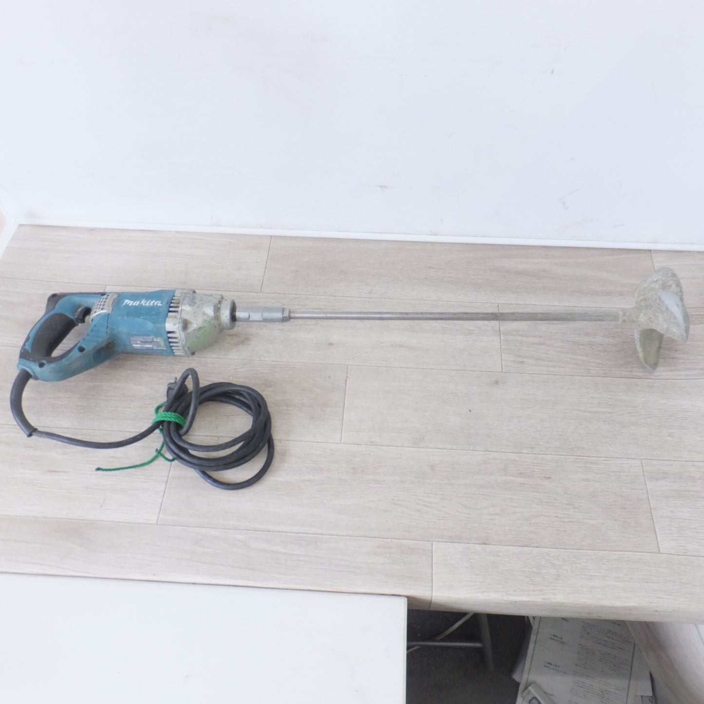 [送料無料] ★マキタ makita カクハン機 UT2204　100V 9A 50-60Hz 850W★