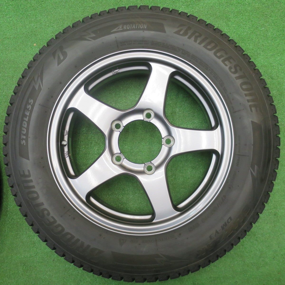 バリ溝！24年！キレイ！9分★ジムニー 等 175/80R16 スタッドレス ブリヂストン ブリザック DM-V3 MANARAY マナレイ 16インチ PCD139.7/5H★5111305NJス