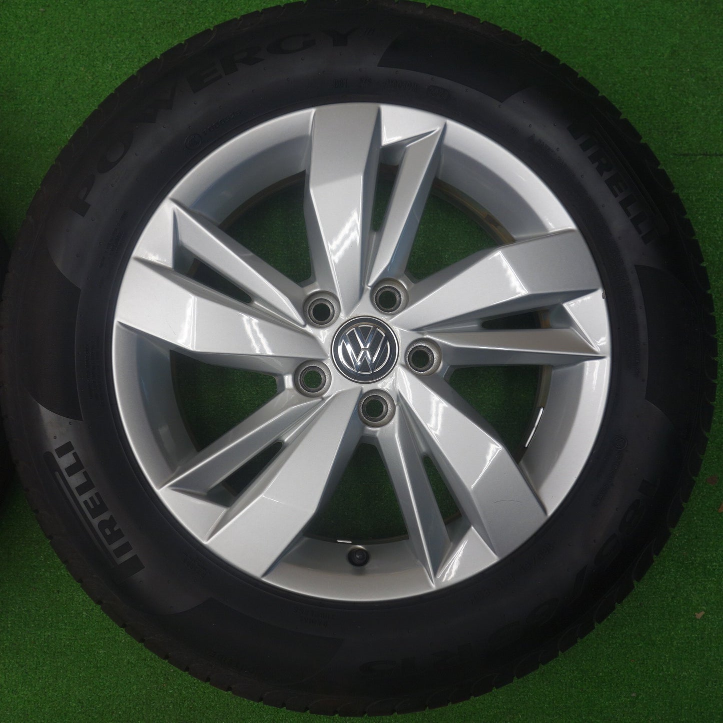 キレイ！23年★ワーゲン ポロ 純正 185/65R15 ピレリ POWERGY パワジー 15インチ PCD100/5H★6041101KTノ