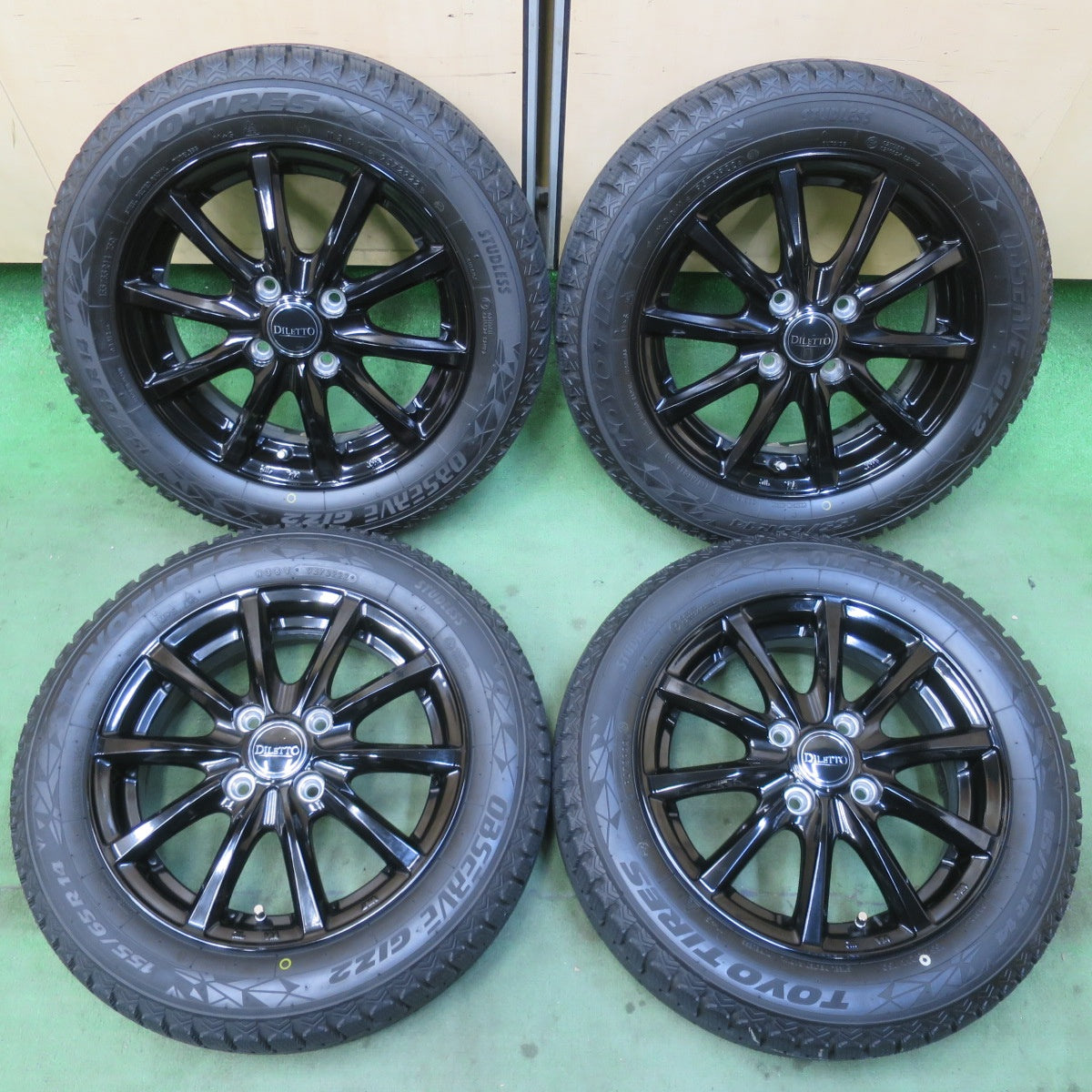 ほぼ未使用！22年！キレイ★スタッドレス 155/65R14 トーヨー オブザーブ GIZ2 DILETTO ディレット 14インチ PCD100/4H★6021302イス