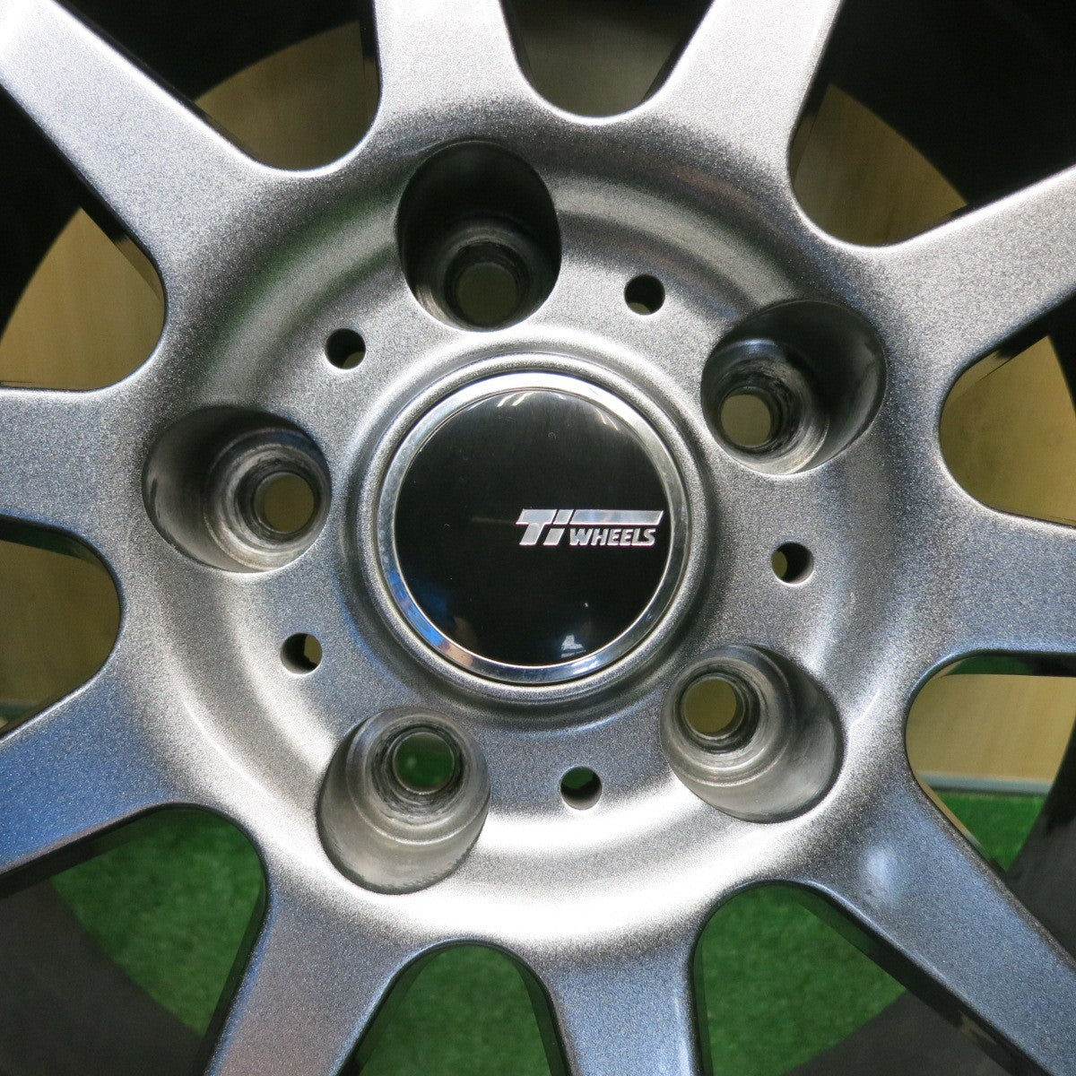 バリ溝！22年！キレイ！9分★スタッドレス 225/60R17 ブリヂストン ブリザック DM-V3 Ti WHEELS 社外 アルミ 17インチ PCD114.3/5H★6052302HAス