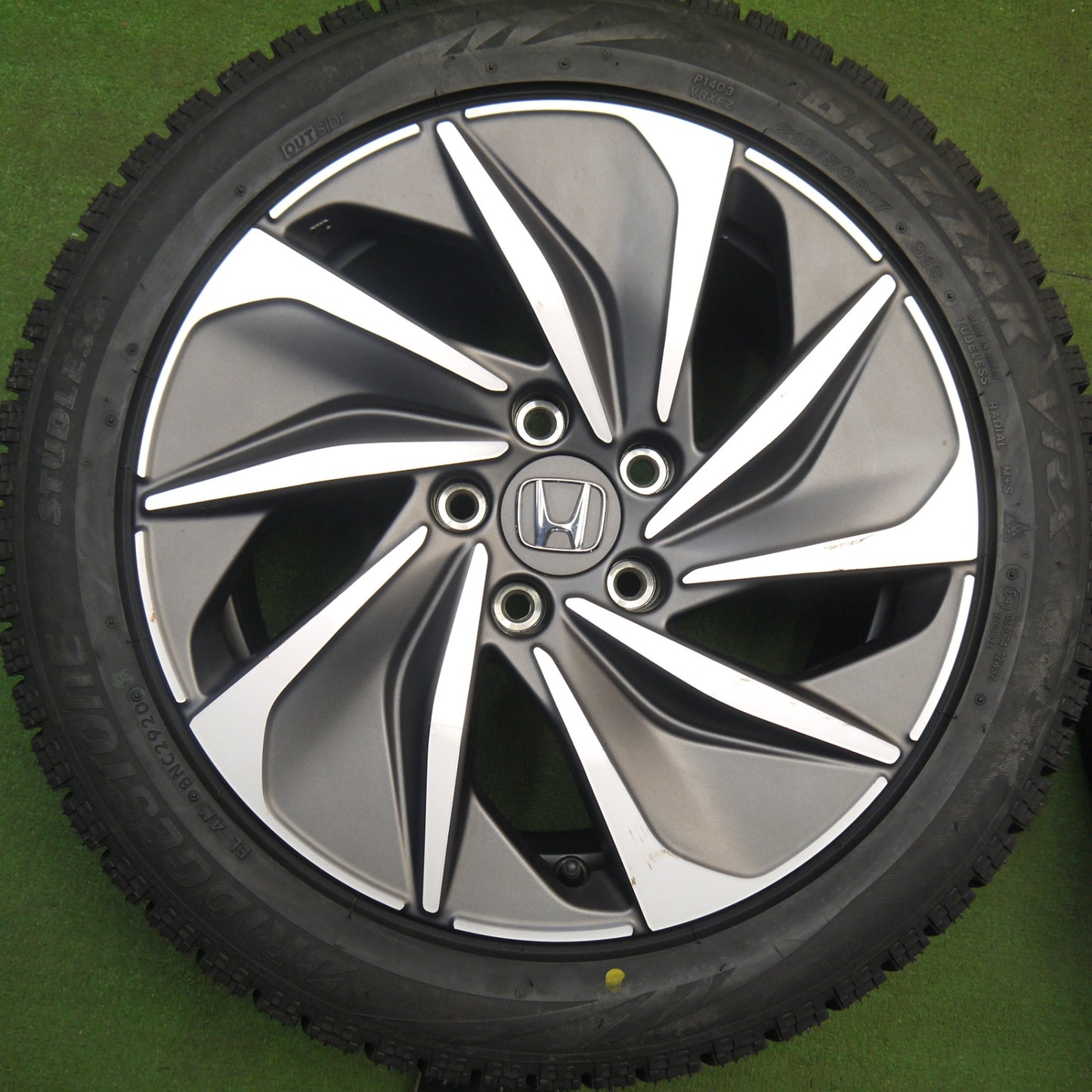 ほぼ未使用！キレイ★ホンダ ZE4 インサイト 純正 215/50R17 スタッドレス ブリヂストン ブリザック VRX 17インチ PCD114.3/5H★6021612Hス
