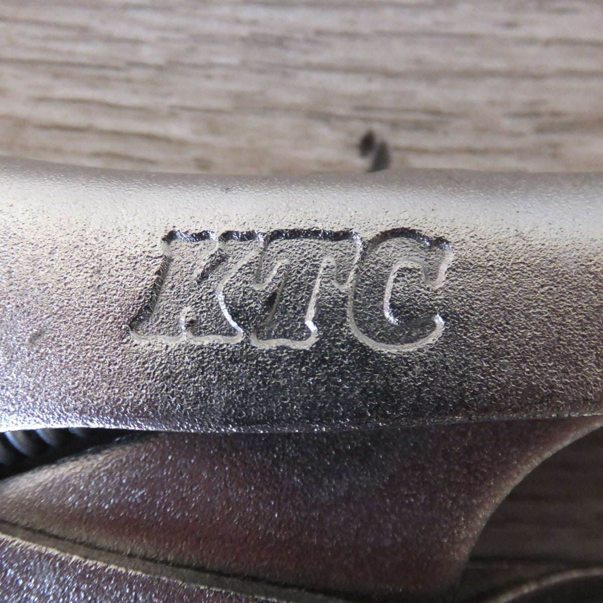★京都機械工具 KTC ロッキングプライヤ ロングノーズ ワイヤーカッター付 CR-MO 225LN 0Y★