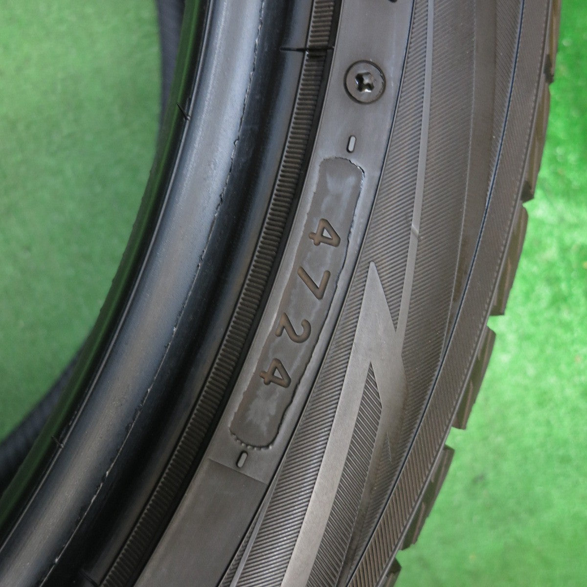 バリ溝！24年！9.5分！2本◎スタッドレス 235/45R21 ヨコハマ アイスガード iG70 タイヤ 21インチ クラウンエステート クラウンスポーツ 等◎6092109KKスタ