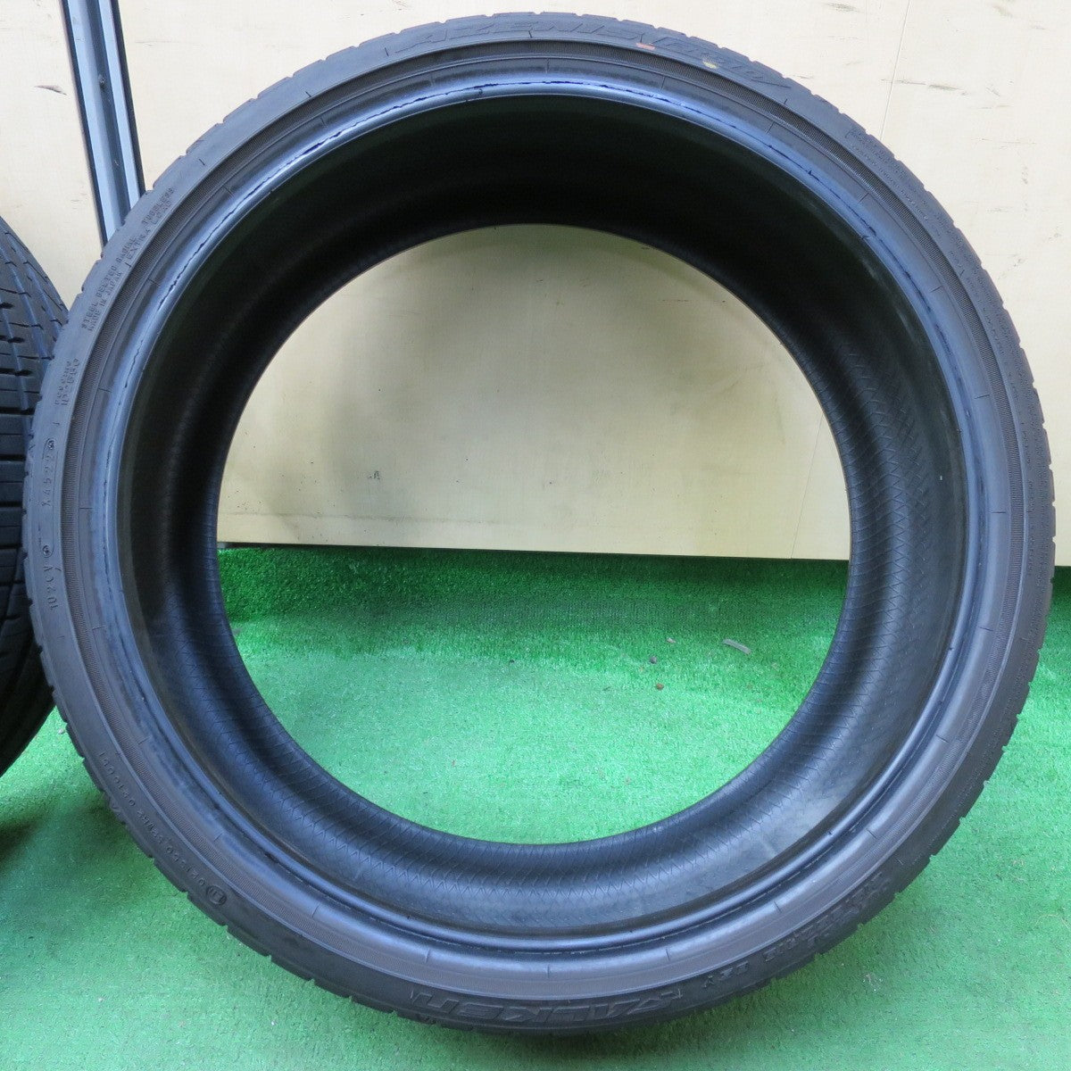*送料無料* バリ溝！24年！9.5分★215/35R19 ファルケン アゼニス FK510 タイヤ 19インチ プリウス ウィッシュ 86 BRZ 等★4080403イノタ