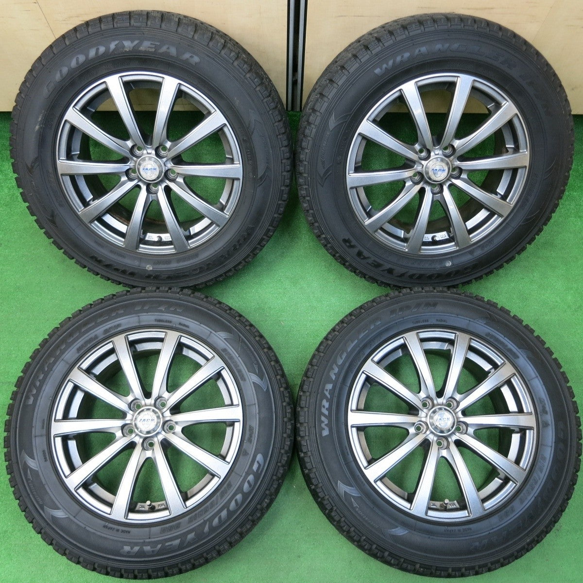 バリ溝！9分★フォレスター等 215/65R16 スタッドレス グッドイヤー ラングラー IP/N ZACK JP-110 PCD100/5H★4042401イス