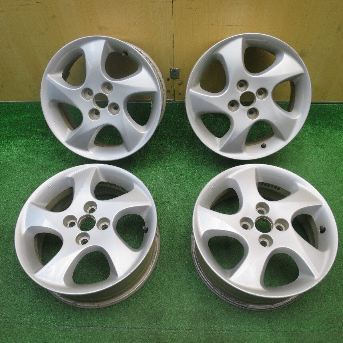 4本価格★マツダ DY デミオ 純正 ホイール 15インチ 15×6J PCD100/4H★5111603NJホ