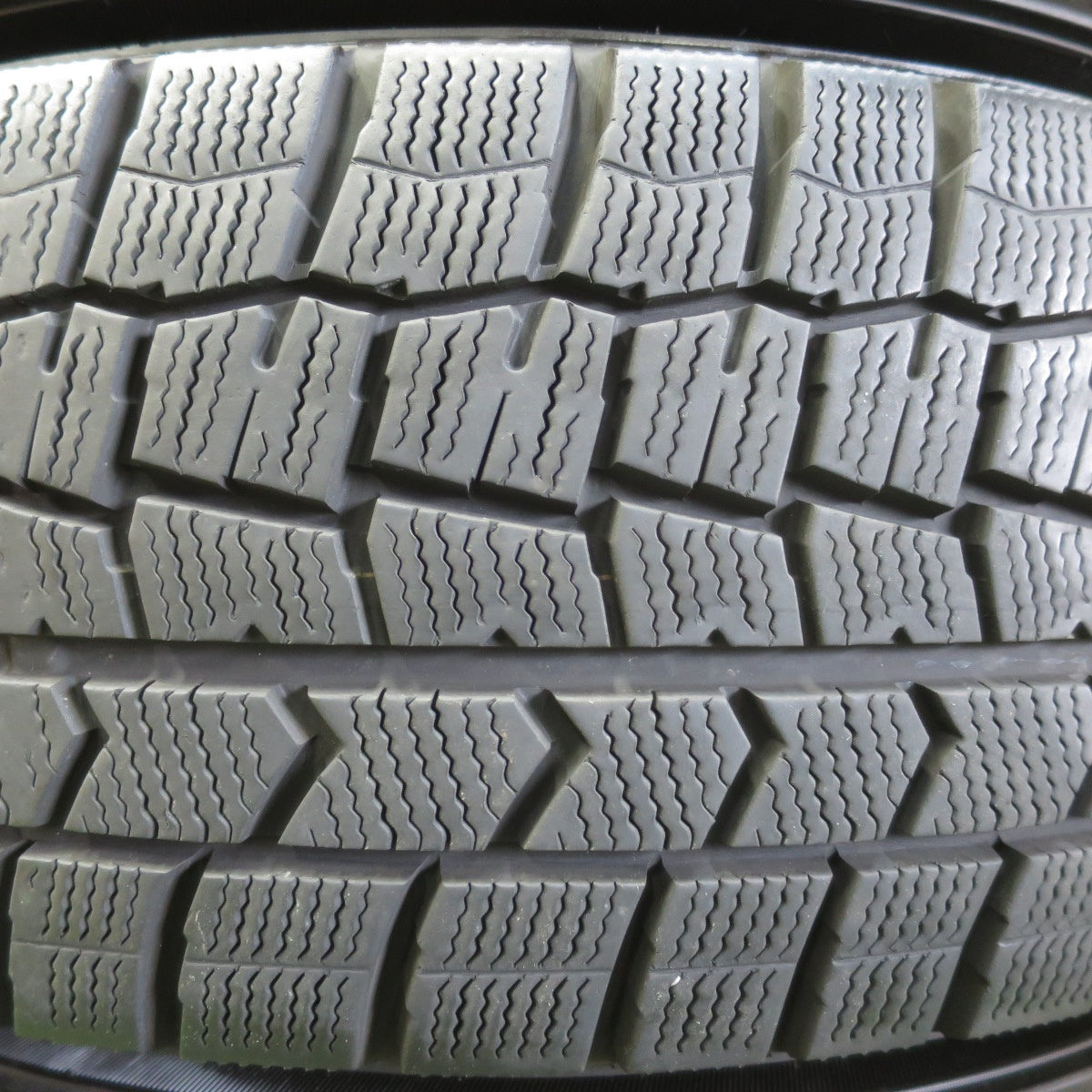 バリ溝！21年！キレイ！8.5分★スタッドレス 205/65R16 ダンロップ ウインターマックス WM02 VELVA SPORTZ ヴェルヴァ 16インチ PCD114.3/5H★5110808イス
