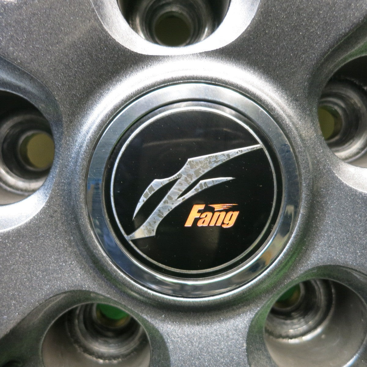 バリ溝！キレイ！9分★スタッドレス 225/55R17 ブリヂストン ブリザック VRX Fang ファング 17インチ PCD114.3/5H★6011106HAス