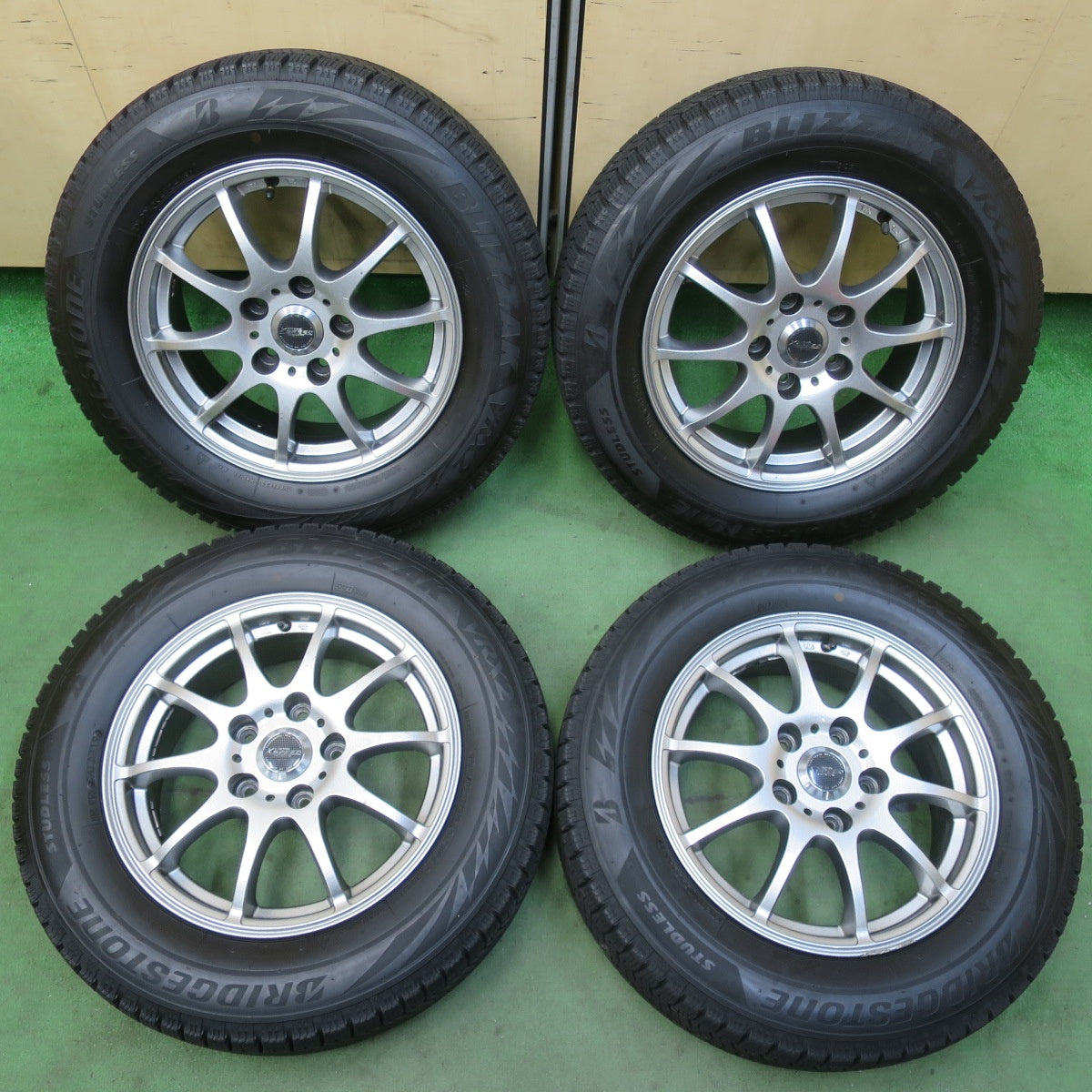 バリ溝！9.5分★スタッドレス 195/65R15 ブリヂストン ブリザック VRX2 X CROSS SPEED PREMIUM クロススピード 15インチ PCD114.3/5H★5121305イス