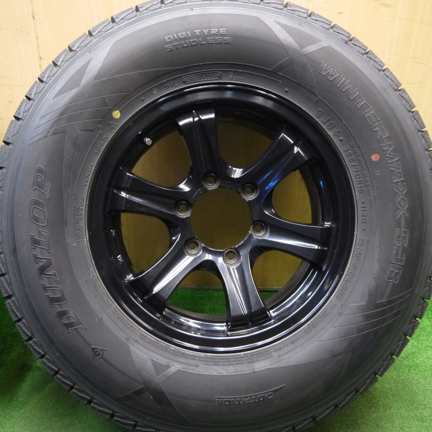 バリ溝！23年！キレイ！9.5分★KEELER 265/70R16 スタッドレス ダンロップ ウインターマックス SJ8 SJ8+ キーラー 16インチ PCD139.7/6H★5041103Hス