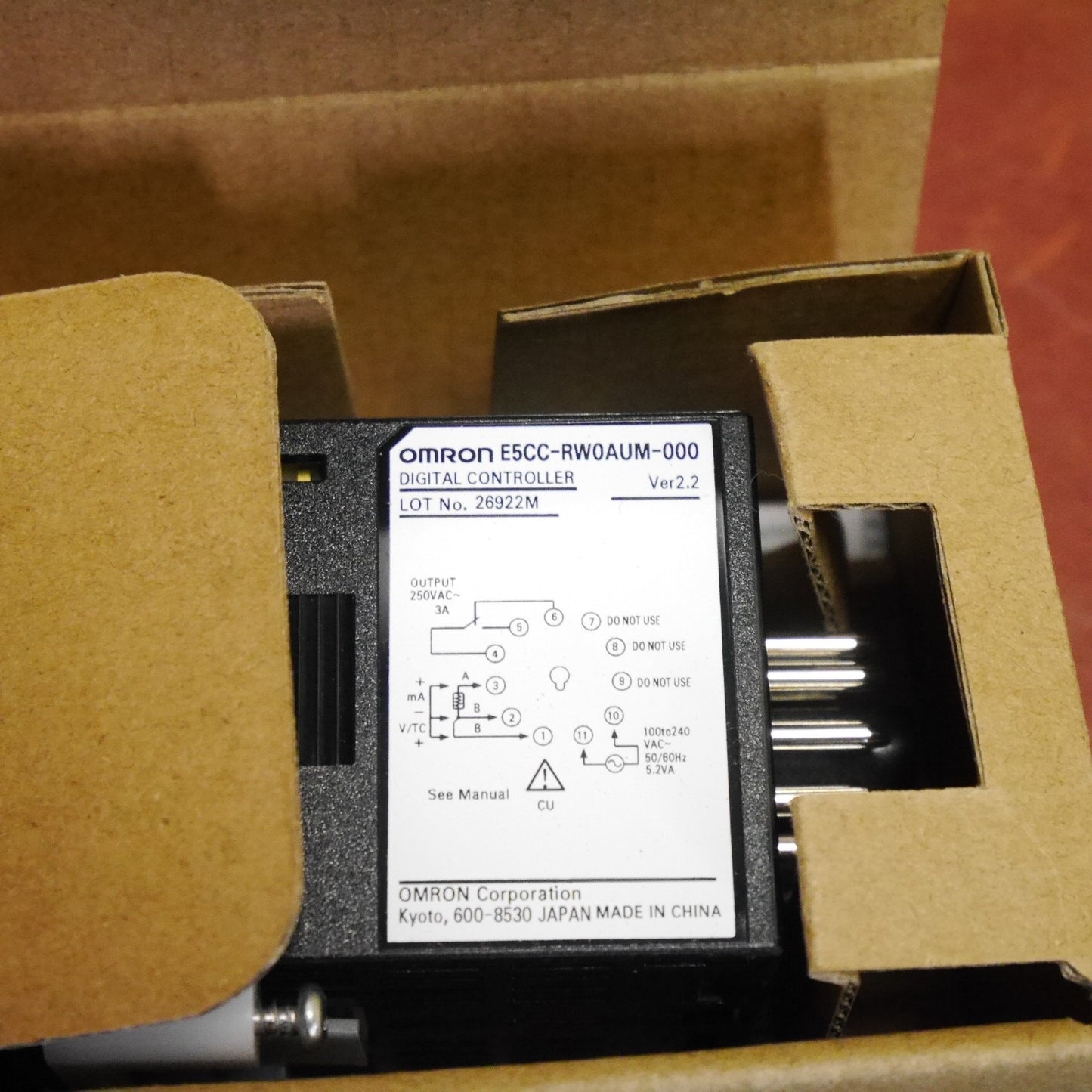 [送料無料] ☆OMRON デジタル 温度 調節計 E5CC-RWOAUM-000 温度調節器☆