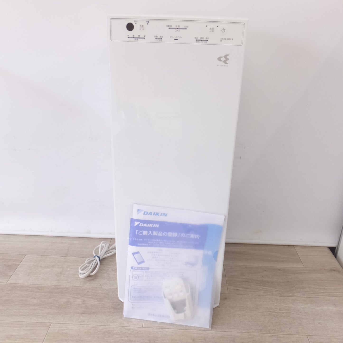 [送料無料] 美品★ダイキン DAIKIN 2025年製 加湿ストリーマ空気清浄機 MCK505A-W 屋内用　100V 50/60Hz★