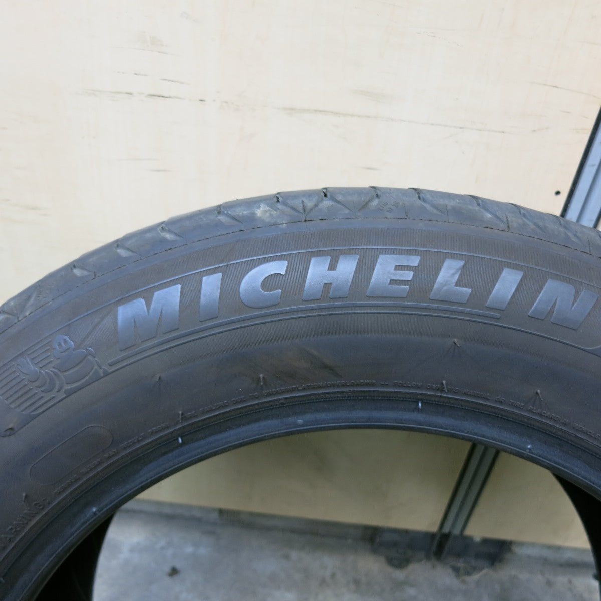1本価格！22年★205/60R16 ミシュラン プライマシー4 タイヤ 16インチ ノア エスティマ プリウスα ヴォクシー 等★5052104ナノタ