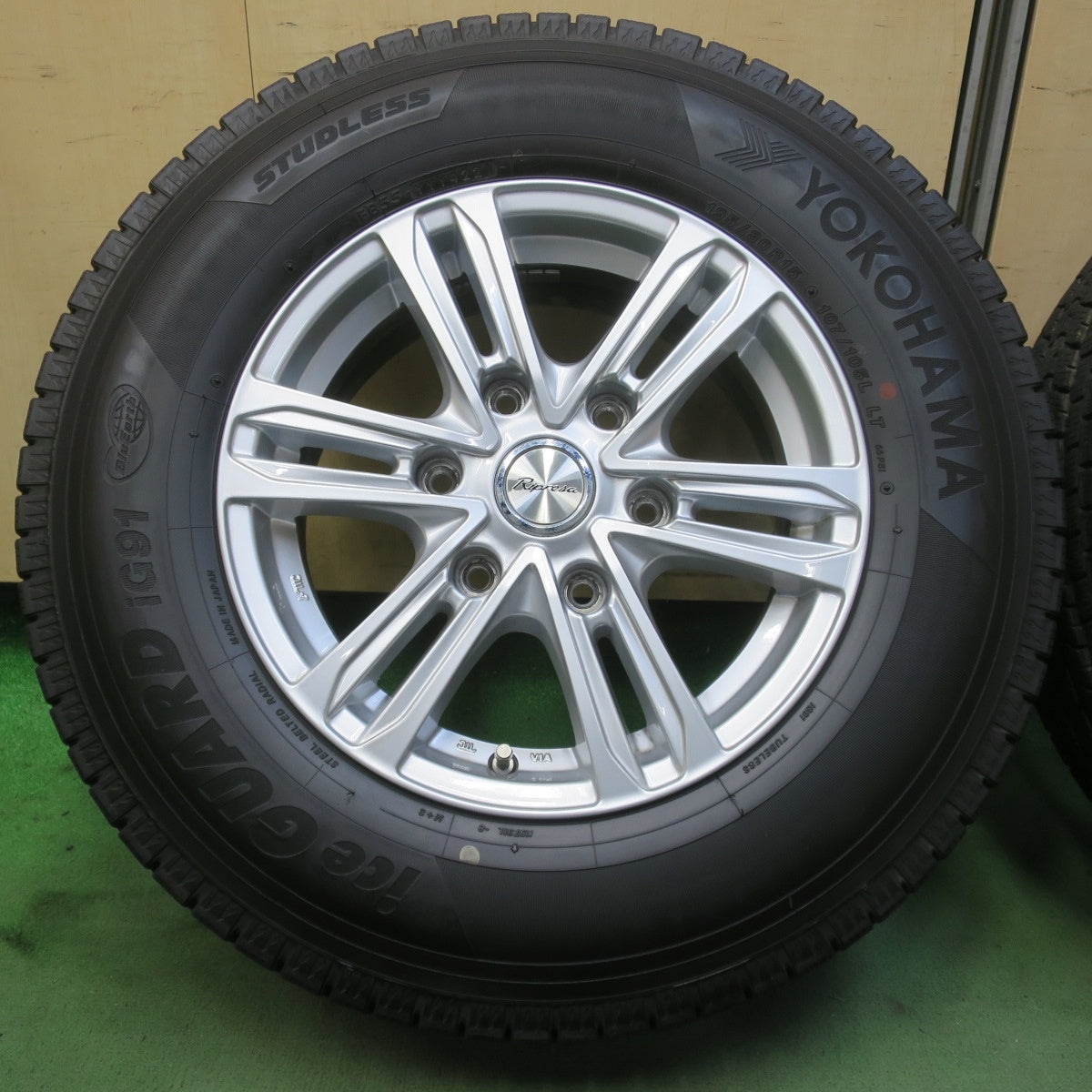 バリ溝！キレイ！9.5分◎スタッドレス 195/80R15 107/105L ヨコハマ アイスガード iG91 Ripresa リプレーザ 15インチ PCD139.7/6H◎6082904イス