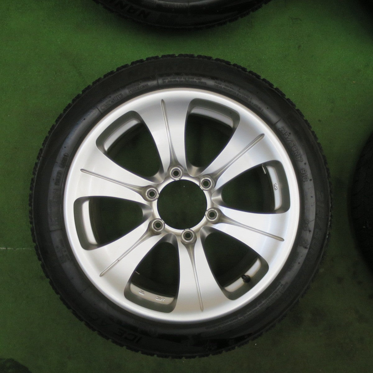 バリ溝！キレイ！8.5分★スタッドレス 215/50R17 ナンカン アイス アクティバ AW-1 MUD BAHN XR-6 マッドバーン 社外 アルミ 17インチ PCD139.7/6H★6042805TTス