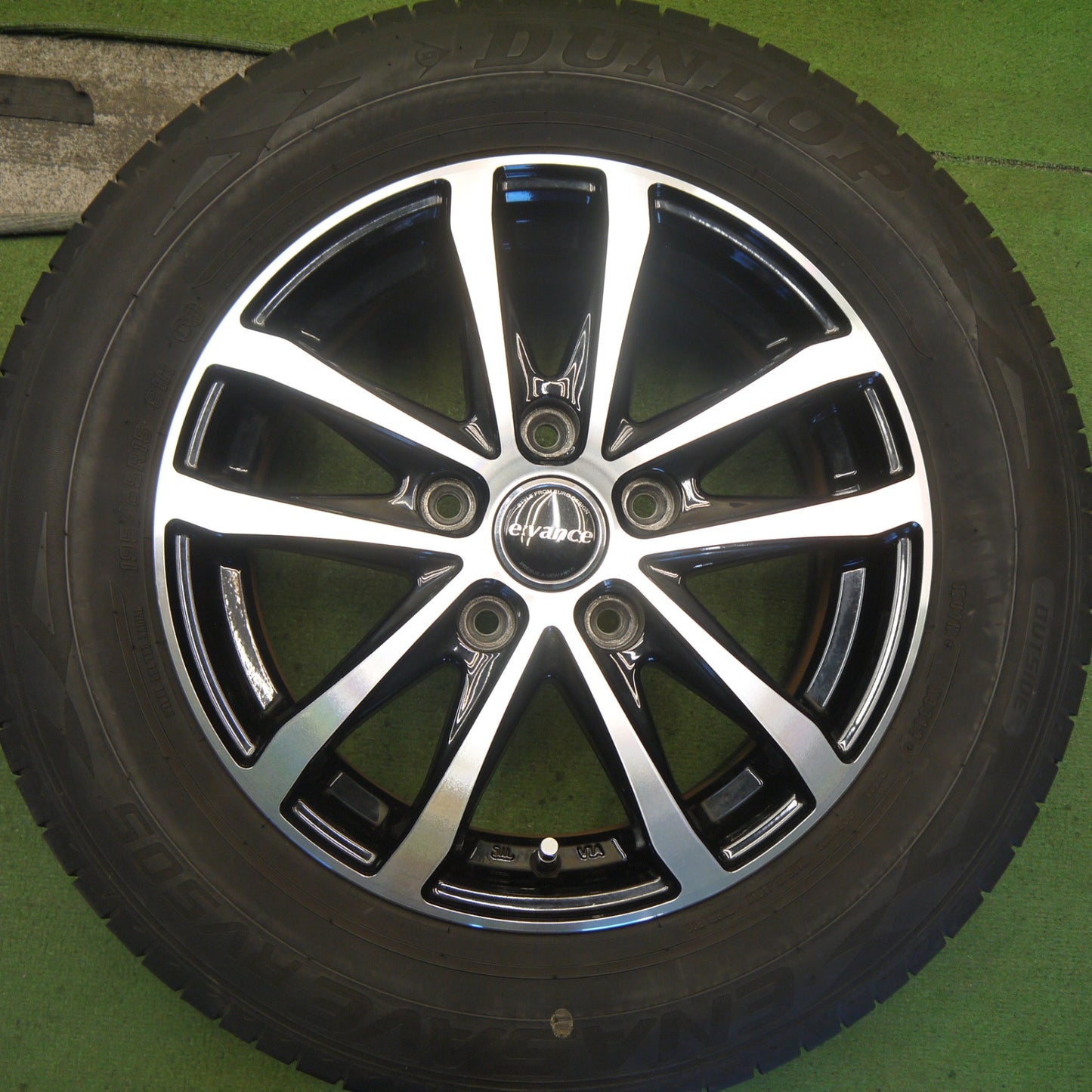 バリ溝！キレイ！9.5分◎195/65R15 ダンロップ エナセーブ RV505 evance HA1 エヴァンス 15インチ PCD114.3/5H◎6083105Hノ