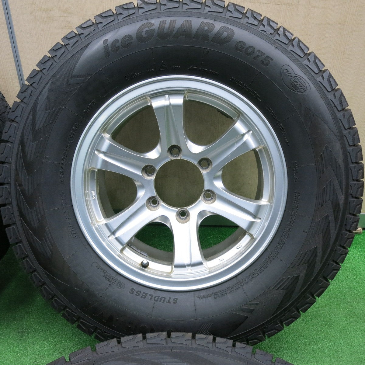 [送料無料] バリ溝！20年！8.5分★スタッドレス 265/70R16 ヨコハマ アイスガード G075 社外 アルミ 16インチ PCD139.7/6H★4120512TNス